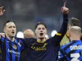 Piłkarze Interu, w tym Polacy w Serie A, świętują zwycięstwo.