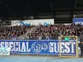 Tryb kibicowania na meczu, gdzie rankingi ŁKS Łódź – Ruch Chorzów są gorącym tematem. Fani Ruchu Chorzów z transparentem "SPECIAL GUEST".