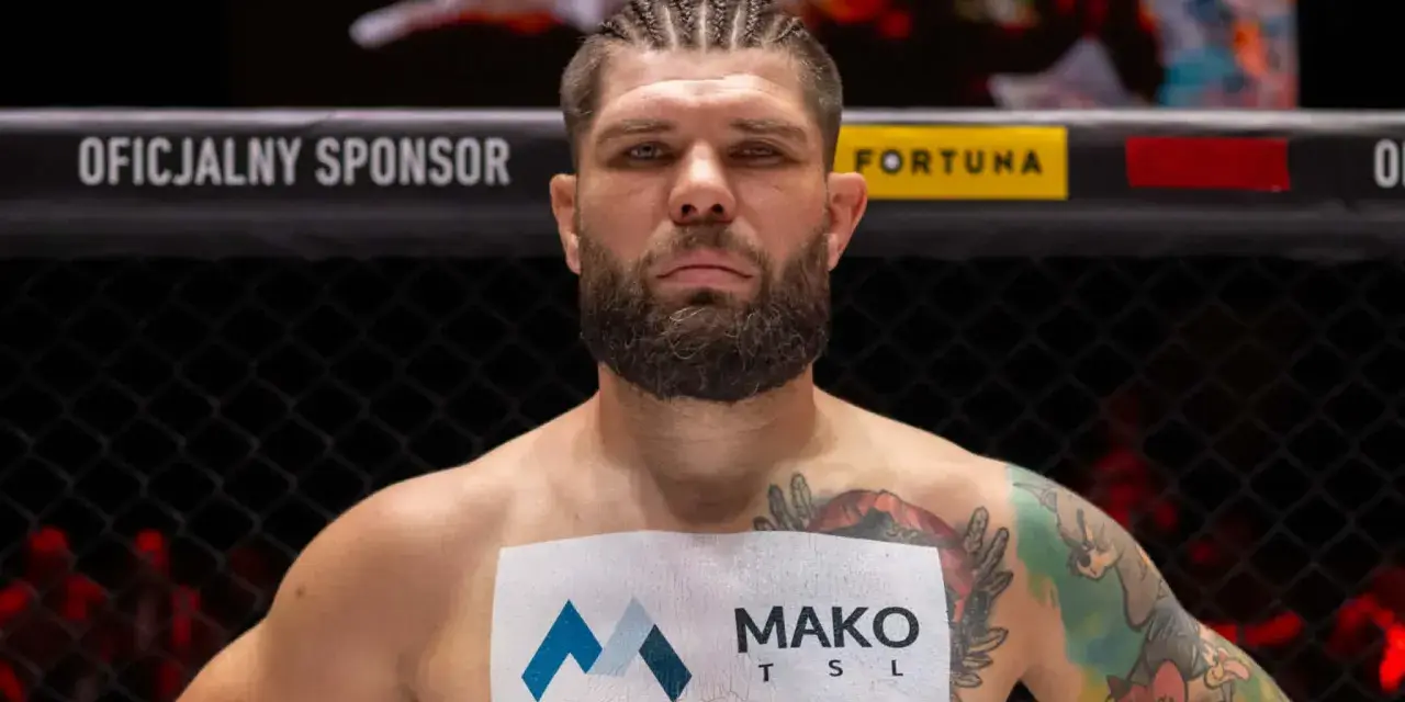 Zacięty wojownik MMA, do złudzenia przypominający Don Diego, z charakterystyczną brodą i warkoczykami, gotowy do walki.