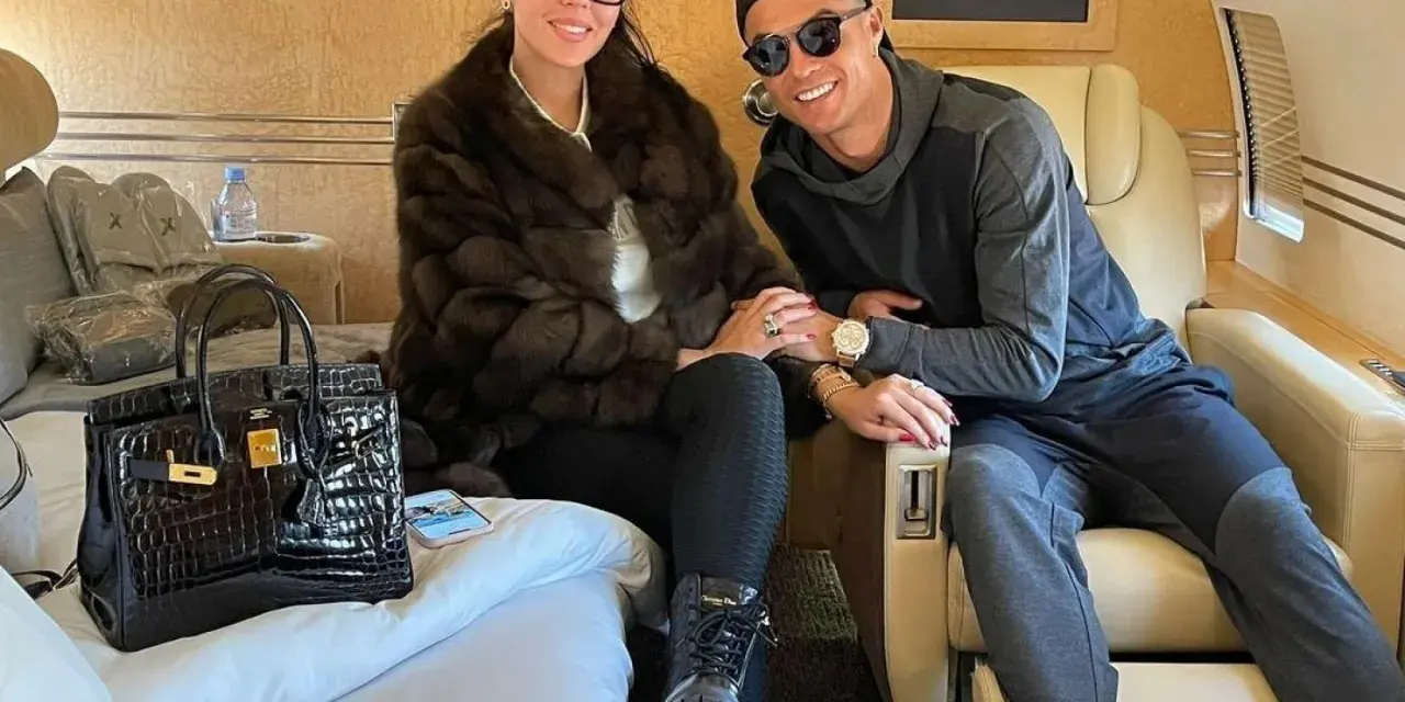 Georgina i Cristiano w prywatnym samolocie. Czyżby to dowód na to, ile zarabia Ronaldo?