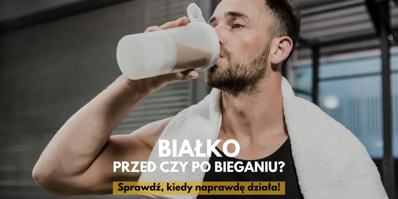 Mężczyzna pije białko po treningu. Czy białko przed czy po treningu redukcja jest lepsze? Sprawdź, kiedy naprawdę działa!