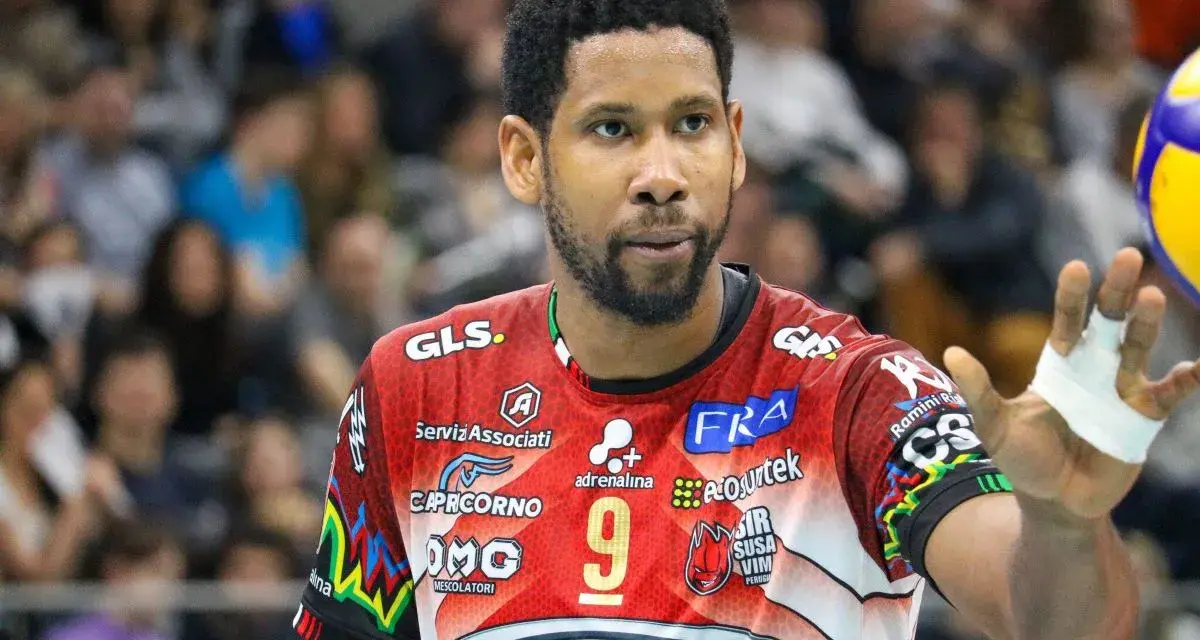 Siatkarz Wilfredo Leon w czerwonej koszulce z numerem 9. Jego zarobki budzą zainteresowanie fanów siatkówki.