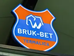 Logo Bruk-Bet Termalica, drużyny, której rankingi w meczach z Wisłą Płock zawsze budzą emocje.