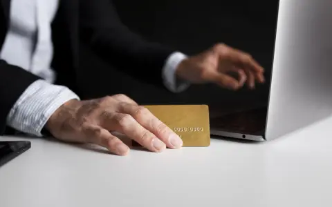 Jak oszuści podszywają się pod pracowników banku i jak ich przechytrzyć?