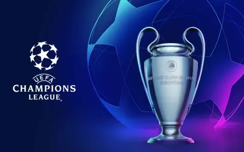 Trofeum Ligi Mistrzów UEFA i logo. Pamiętne chwile, kiedy liga mistrzów 2020.