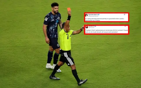 Sędzia pokazuje czerwoną kartkę w piłce nożnej. Piłkarz w ciemnej koszulce patrzy z niedowierzaniem.