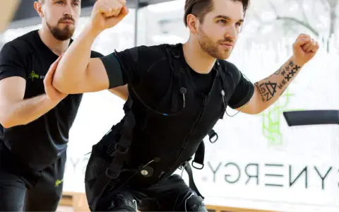 Trening EMS z trenerem. Dowiedz się, ile kosztuje trening EMS i jak szybko osiągnąć efekty.
