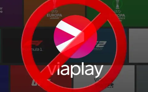 Zakazany znak przekreśla logo Viaplay. W tle widać kafelki z logotypami sportowymi, m.in. Formula 1 i Europa League, sugerujące ofertę Viaplay Sport.