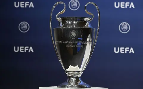 Trofeum Ligi Mistrzów UEFA. Zastanawiasz się, gdzie oglądać ligę mistrzów? Ten puchar to cel każdego klubu!