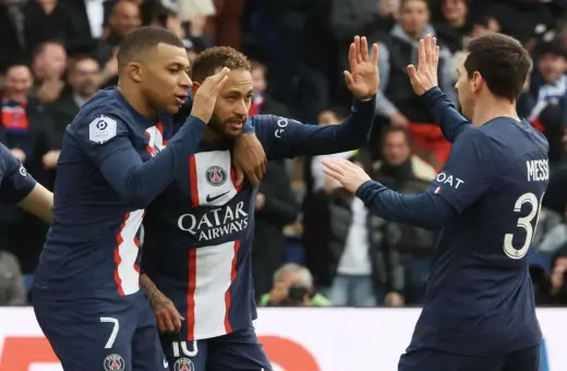 Mbappé, Neymar i Messi świętują bramkę w meczu PSG. Składy: OGC Nice – Stade de Reims.
