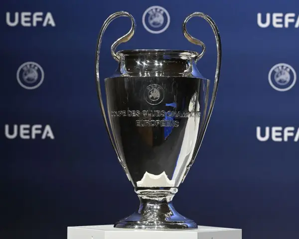 Trofeum Ligi Mistrzów UEFA. Zastanawiasz się, gdzie oglądać ligę mistrzów? Ten puchar to cel każdego klubu!