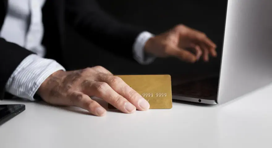 Jak oszuści podszywają się pod pracowników banku i jak ich przechytrzyć?