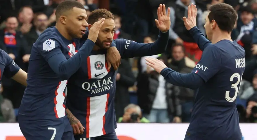 Mbappé, Neymar i Messi świętują bramkę w meczu PSG. Składy: OGC Nice – Stade de Reims.