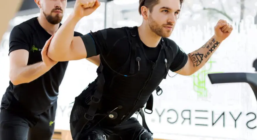 Trening EMS z trenerem. Dowiedz się, ile kosztuje trening EMS i jak szybko osiągnąć efekty.