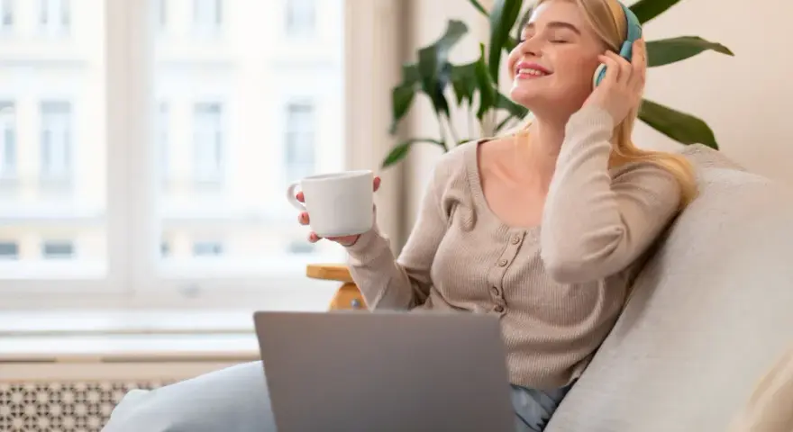 Od streamingu po gry – cyfrowy wieczór po polsku