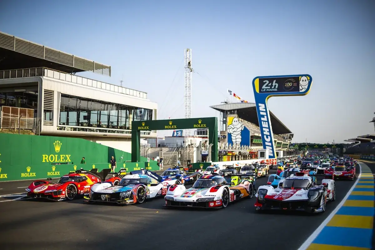 Wyścigowe prototypy na starcie 24h Le Mans. Gdzie oglądać emocje na żywo?
