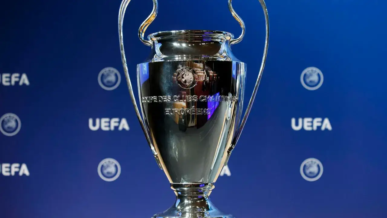 Trofeum Ligi Mistrzów, symbol marzeń wielu klubów. Zastanawiasz się, ile za wygranie ligi mistrzów? To nie tylko prestiż, ale i ogromne nagrody finansowe.