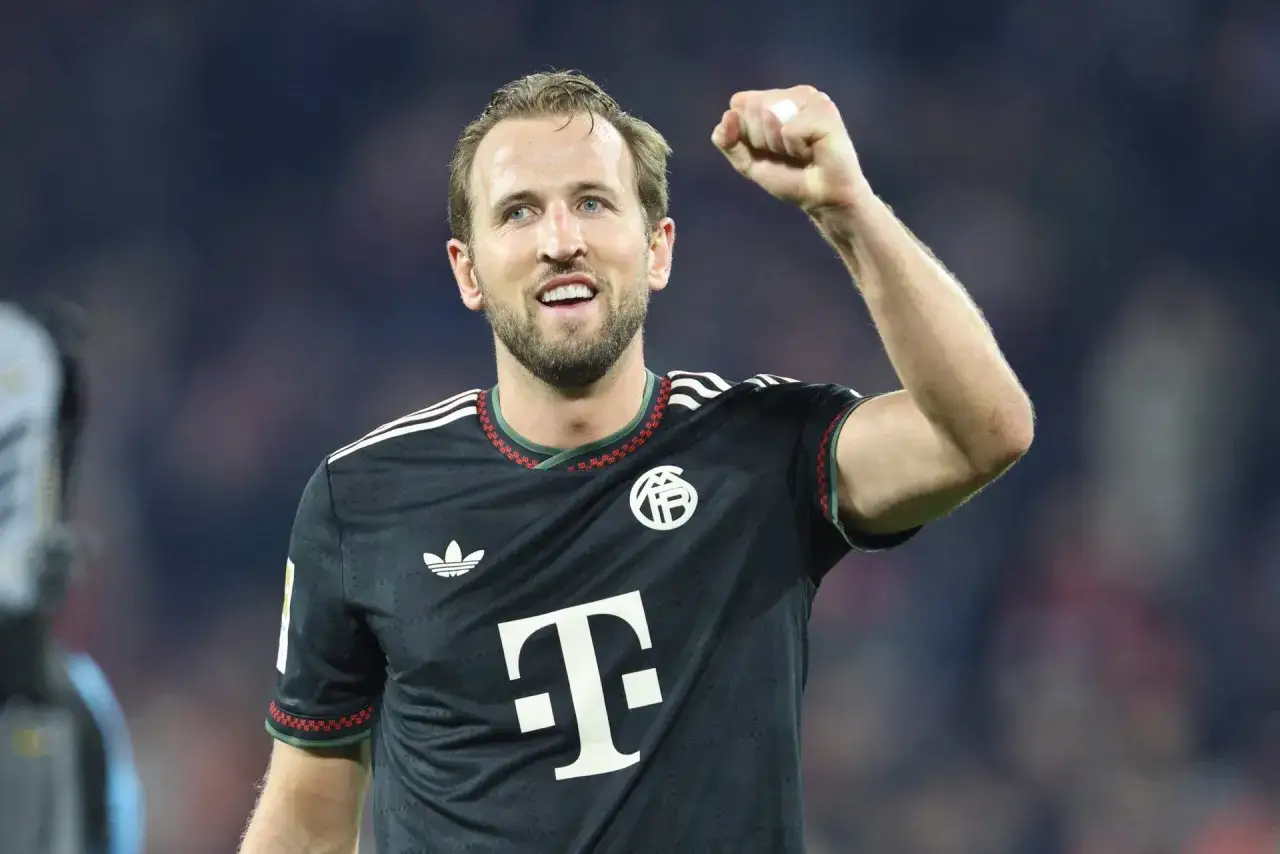 Harry Kane w nowym stroju, pewnie zastanawiasz się, ile zarabia Harry Kane, patrząc na jego sukcesy.